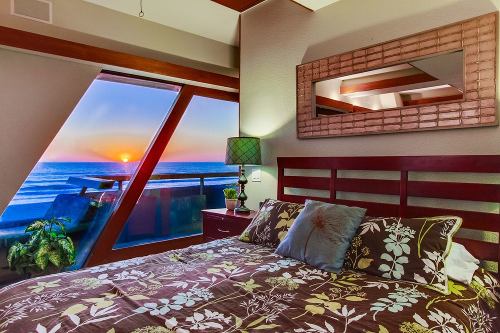 Virtual tour photo 23 of 36 for 3917 Ocean Front Walk
