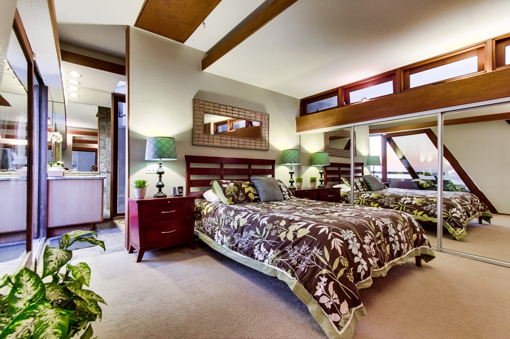 Virtual tour photo 25 of 36 for 3917 Ocean Front Walk