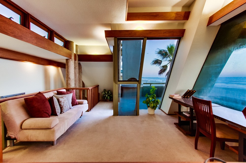 Virtual tour photo 26 of 36 for 3917 Ocean Front Walk