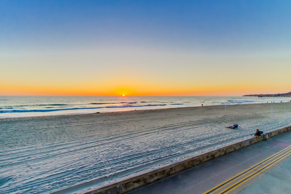 Virtual tour photo 35 of 36 for 3917 Ocean Front Walk