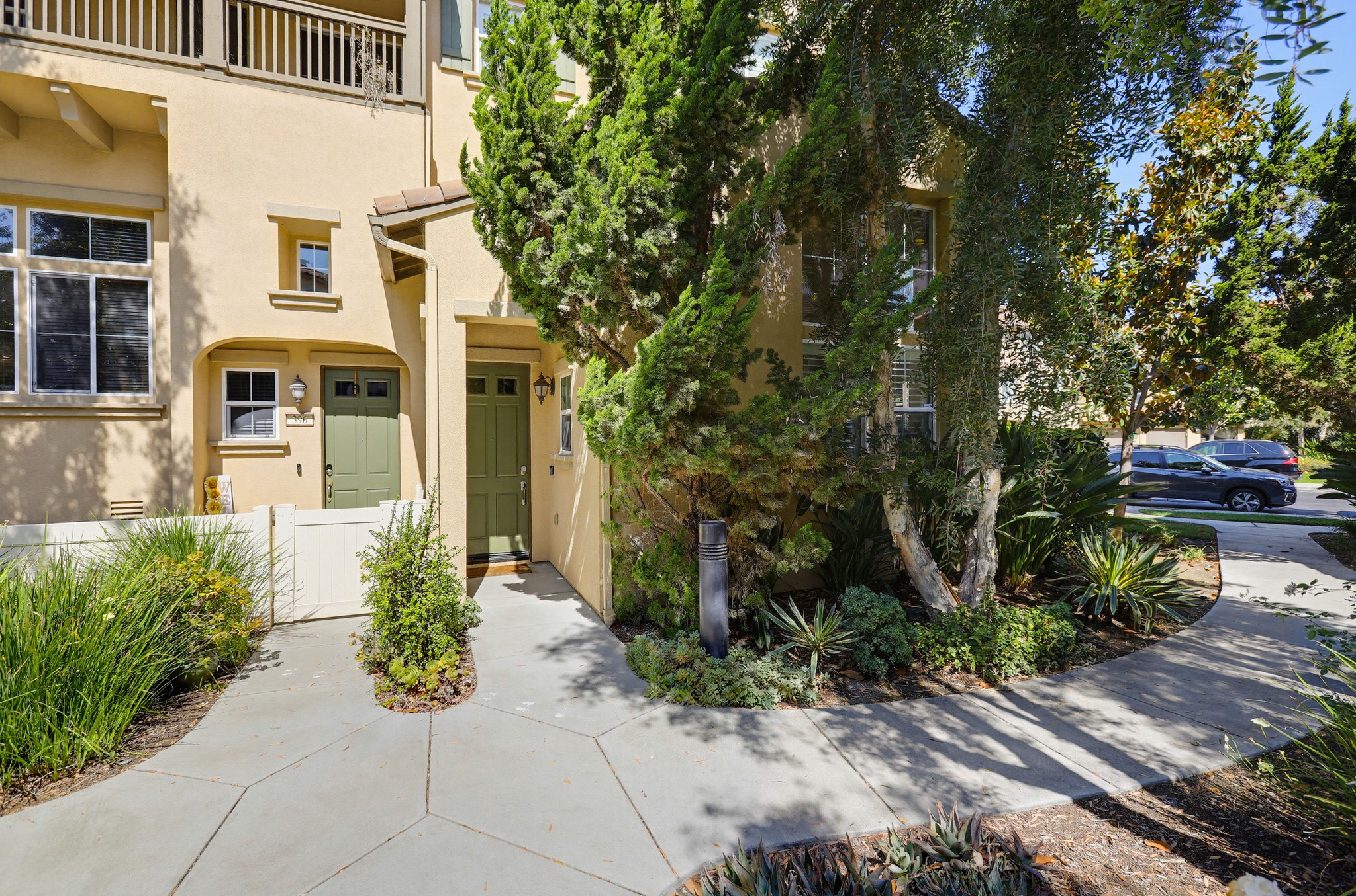 Virtual tour photo 3 of 106 for 392 W Linden Dr