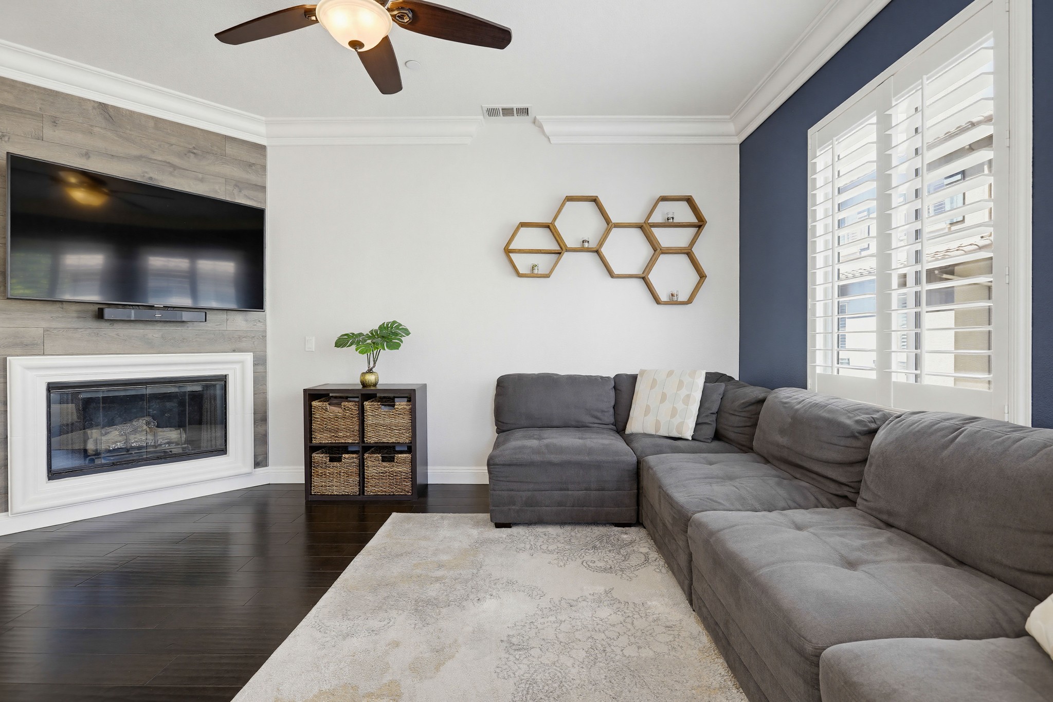 Virtual tour photo 27 of 106 for 392 W Linden Dr