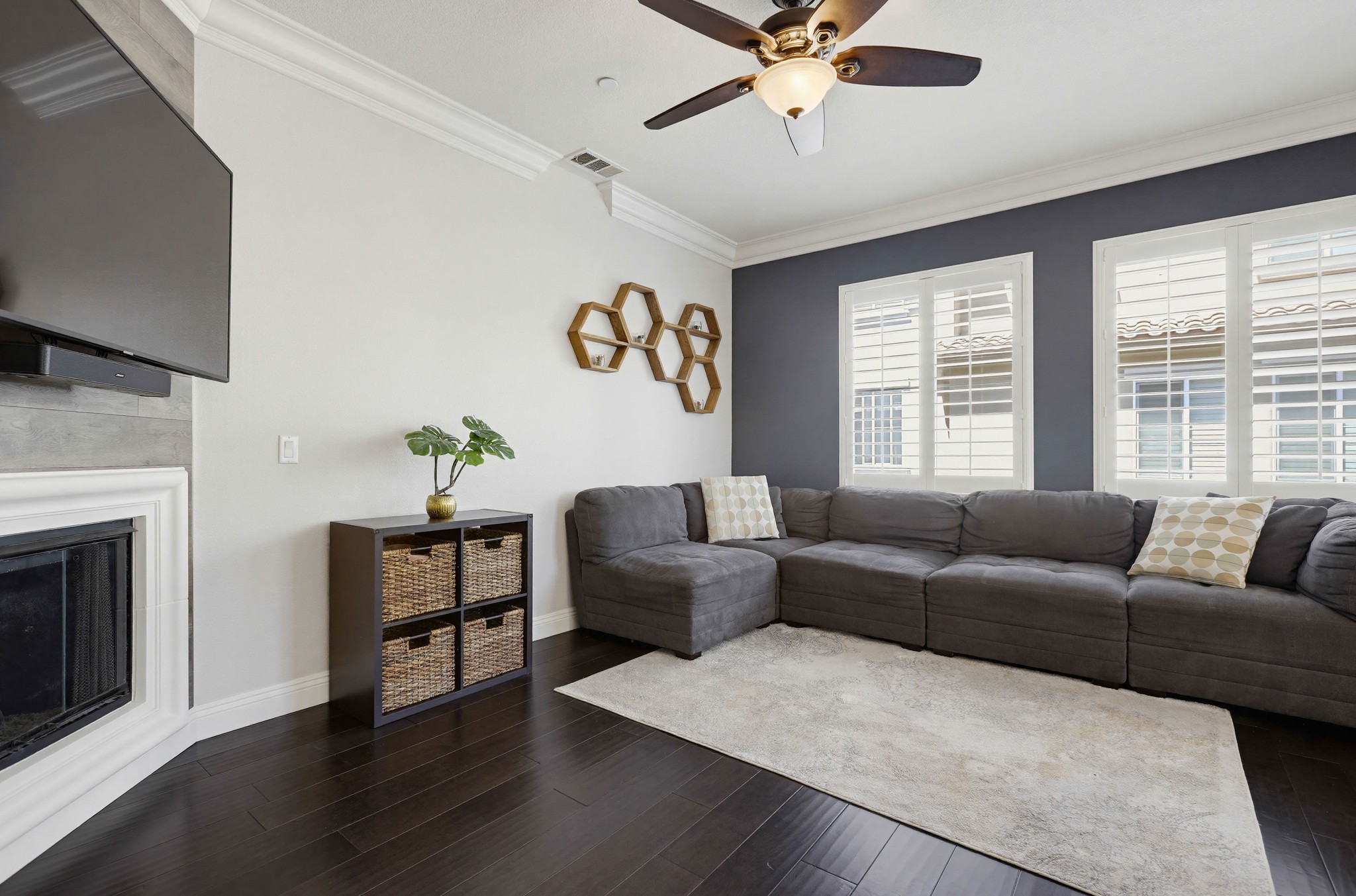 Virtual tour photo 28 of 106 for 392 W Linden Dr