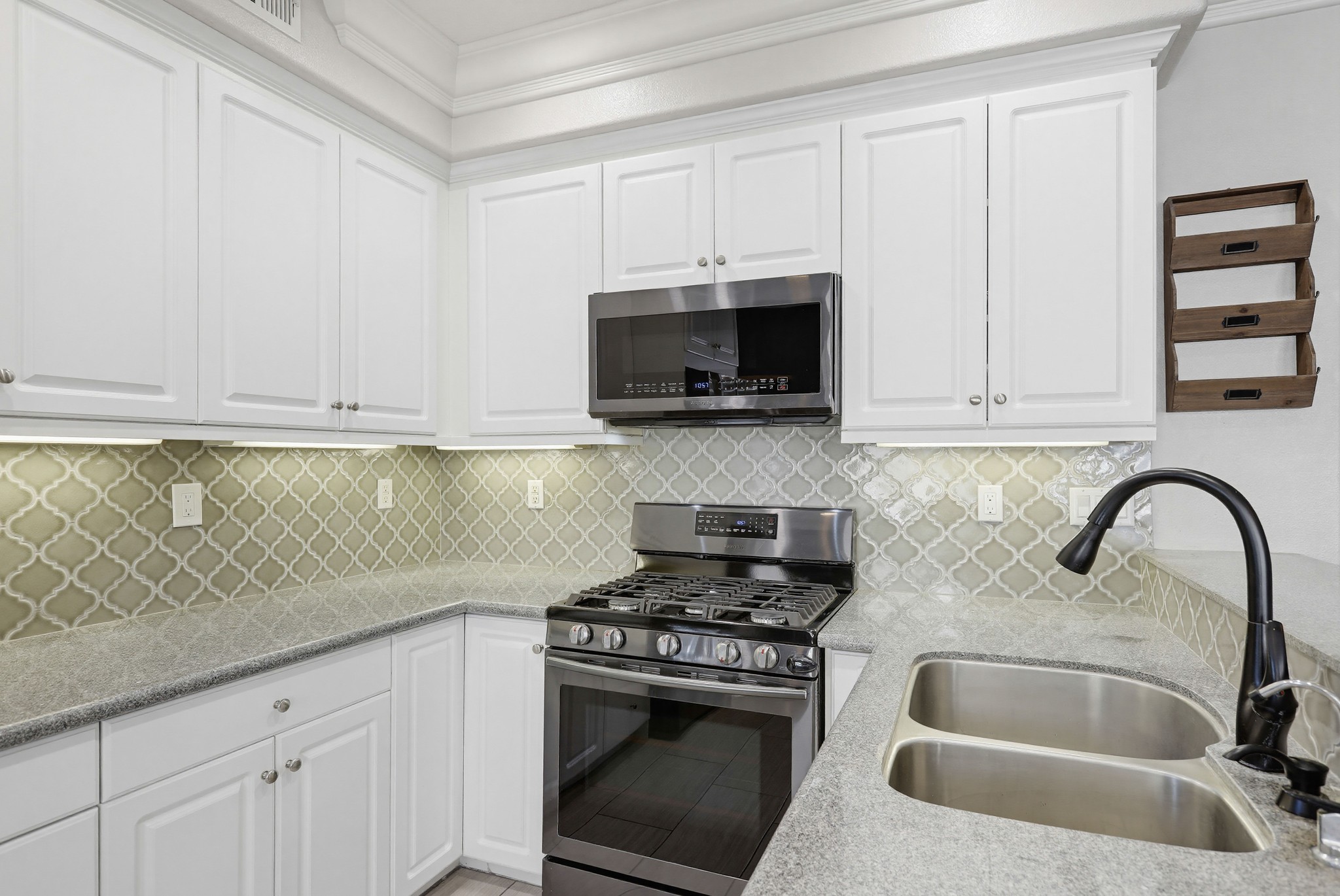 Virtual tour photo 35 of 106 for 392 W Linden Dr