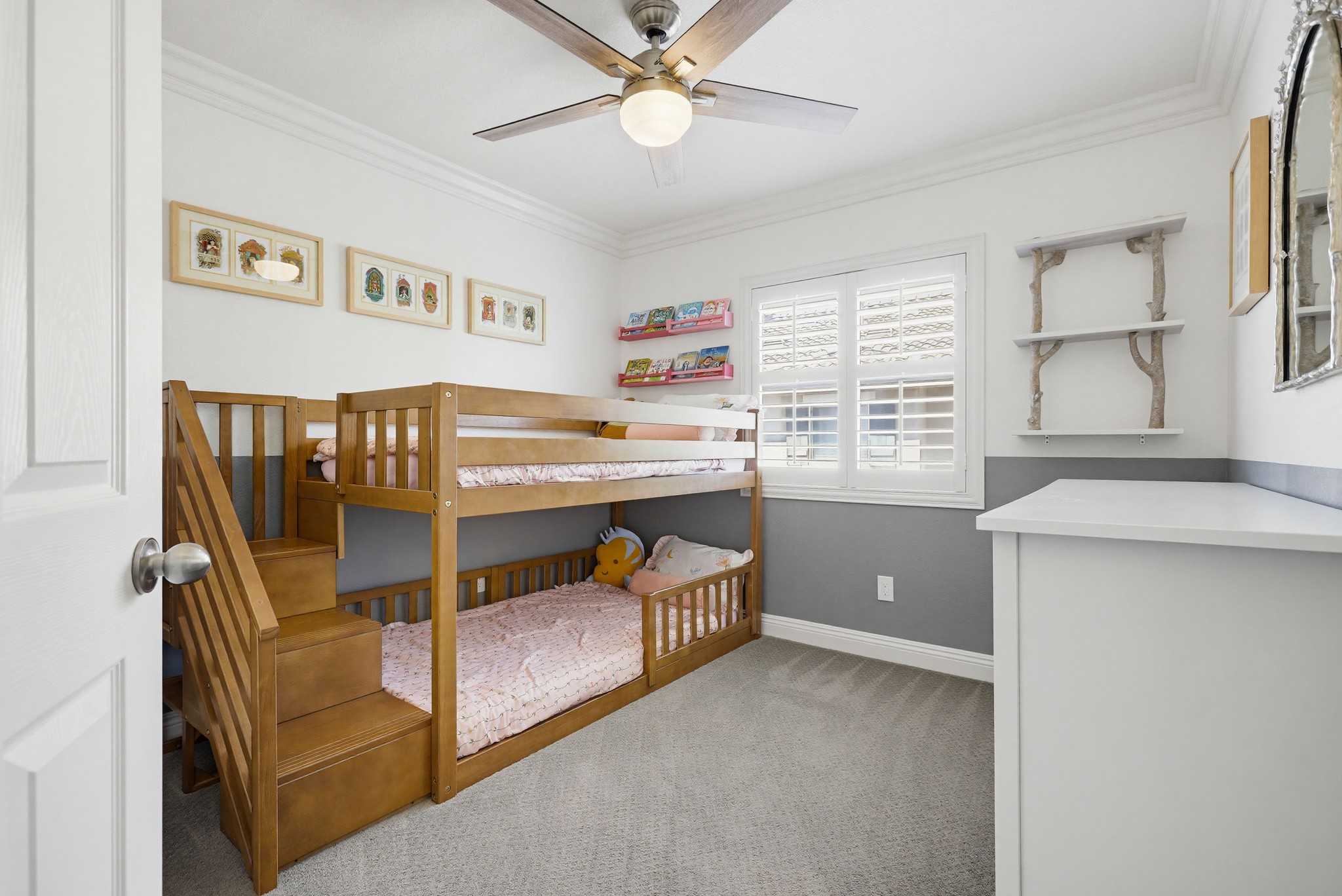 Virtual tour photo 54 of 106 for 392 W Linden Dr