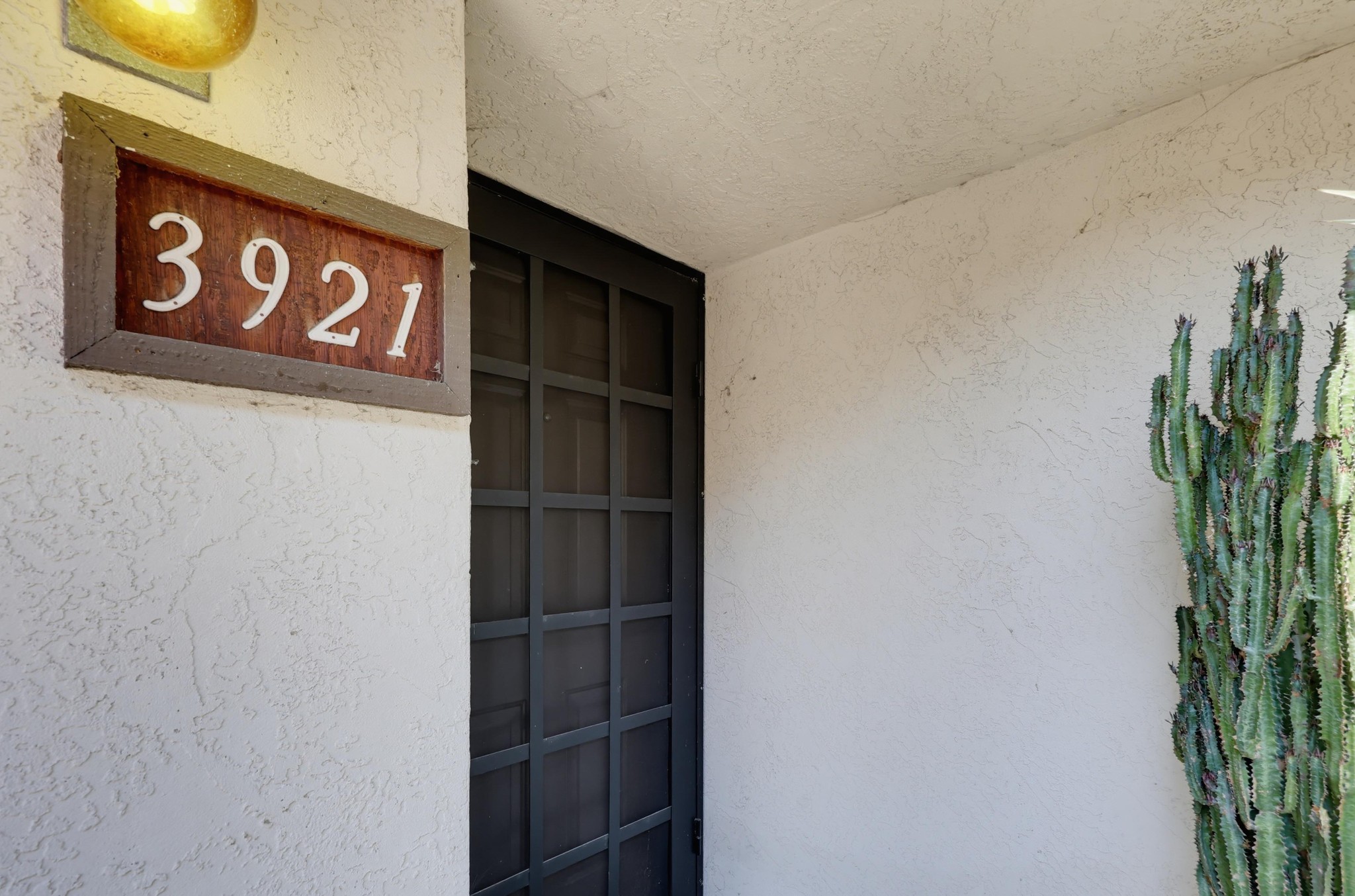 Virtual tour photo 3 of 44 for 3921 Leland St