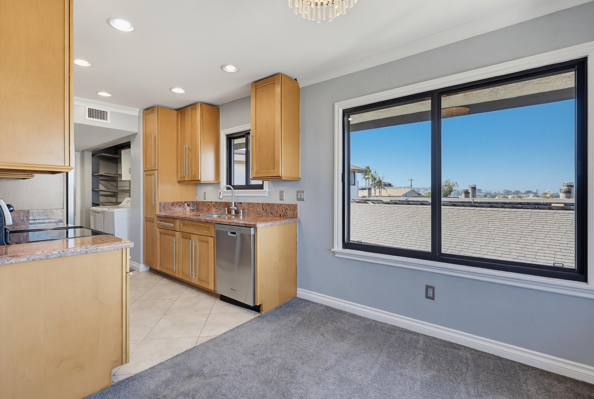 Virtual tour photo 12 of 44 for 3921 Leland St