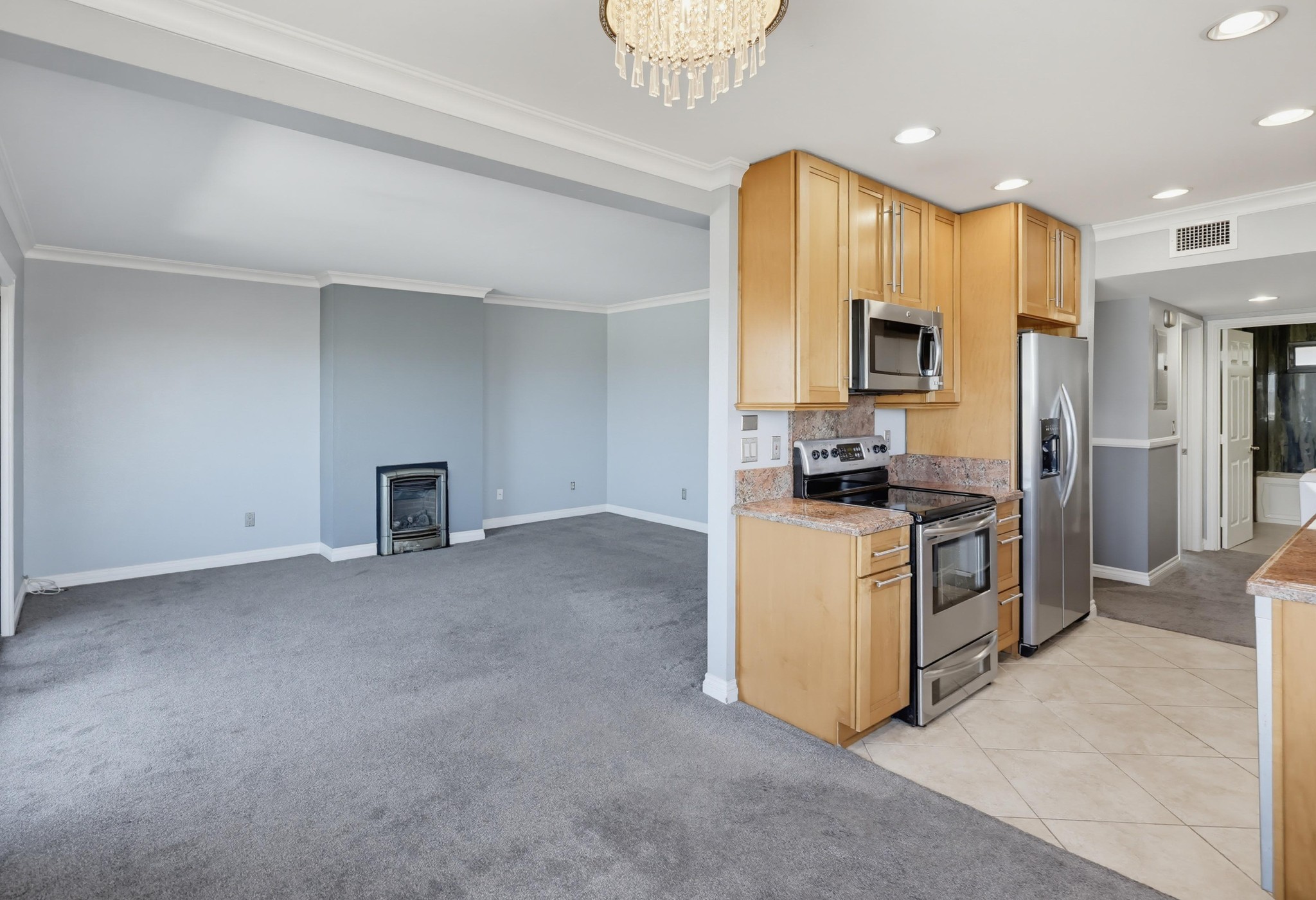 Virtual tour photo 13 of 44 for 3921 Leland St