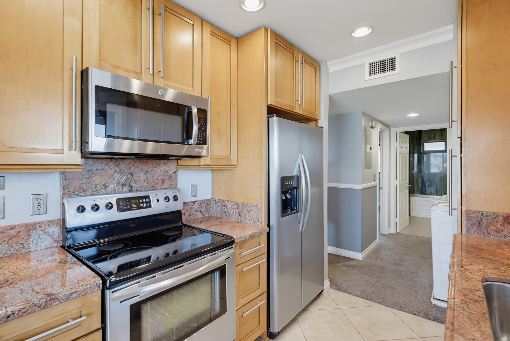 Virtual tour photo 15 of 44 for 3921 Leland St