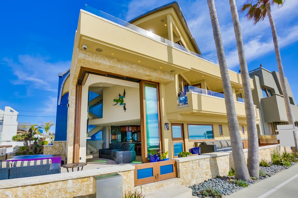 Virtual tour photo 5 of 61 for 3921 Ocean Front Walk