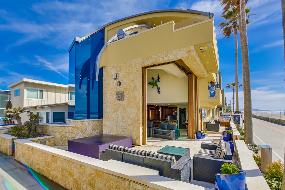 Virtual tour photo 6 of 61 for 3921 Ocean Front Walk