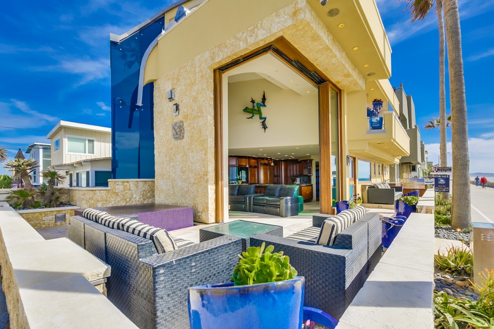 Virtual tour photo 7 of 61 for 3921 Ocean Front Walk