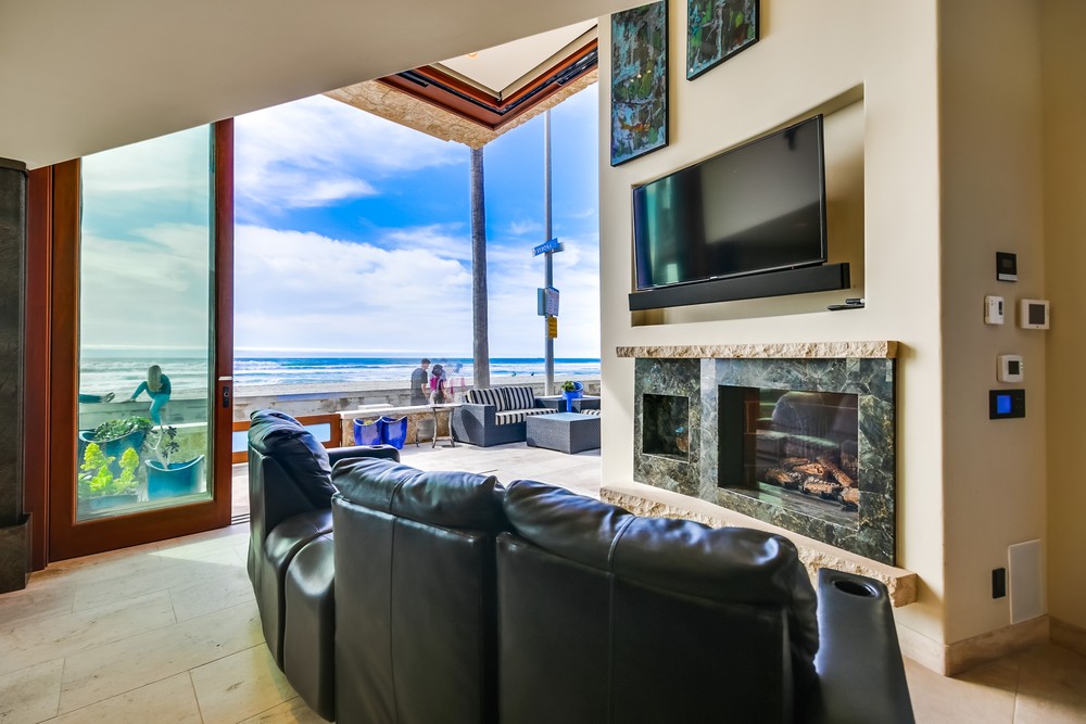Virtual tour photo 12 of 61 for 3921 Ocean Front Walk