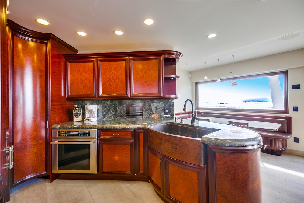 Virtual tour photo 21 of 61 for 3921 Ocean Front Walk
