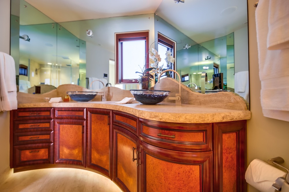 Virtual tour photo 34 of 61 for 3921 Ocean Front Walk