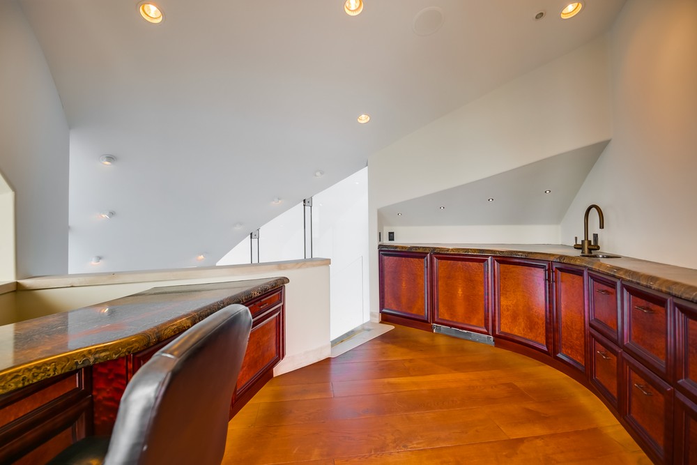 Virtual tour photo 41 of 61 for 3921 Ocean Front Walk