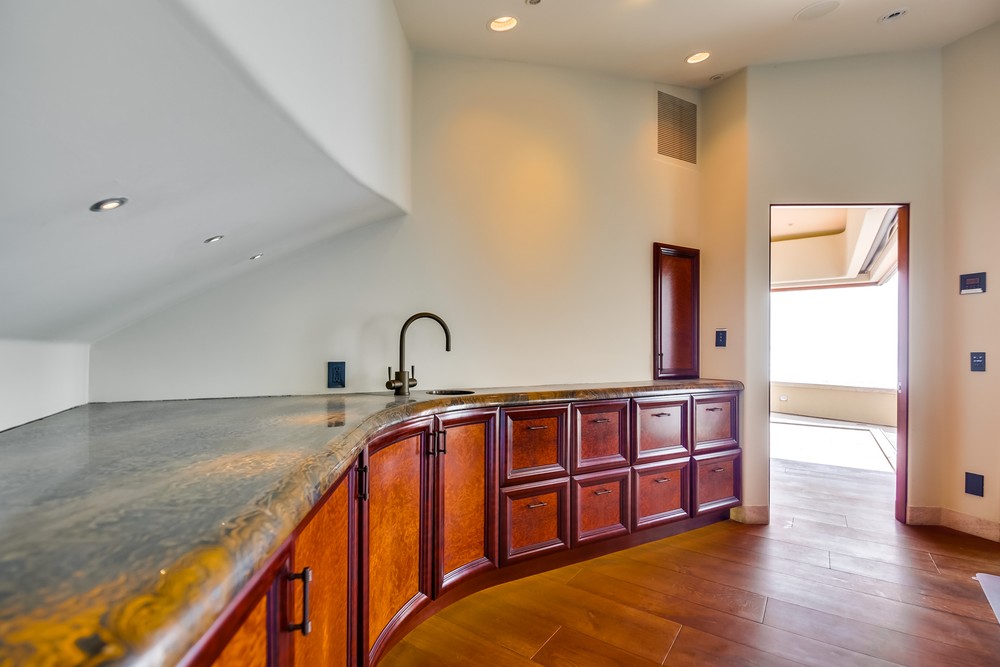 Virtual tour photo 42 of 61 for 3921 Ocean Front Walk
