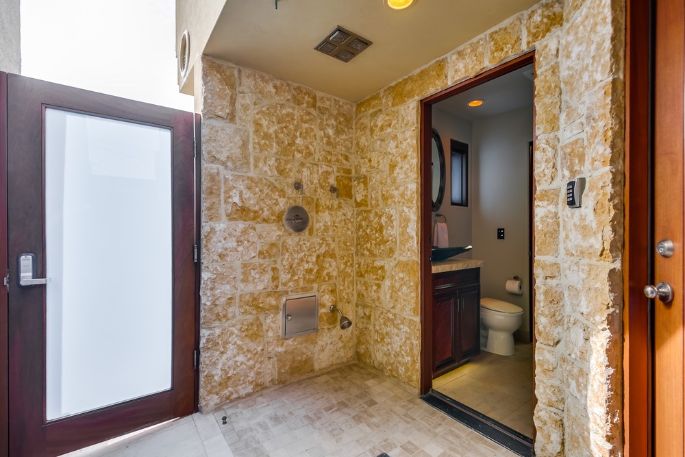 Virtual tour photo 55 of 61 for 3921 Ocean Front Walk