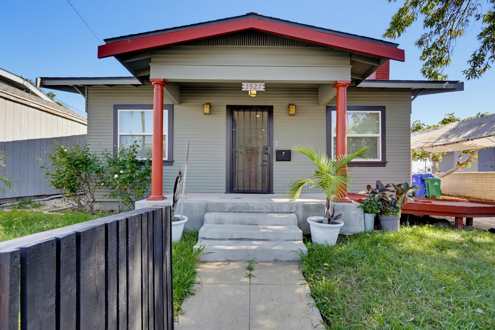 Virtual tour photo 4 of 33 for 3927 Bancroft St