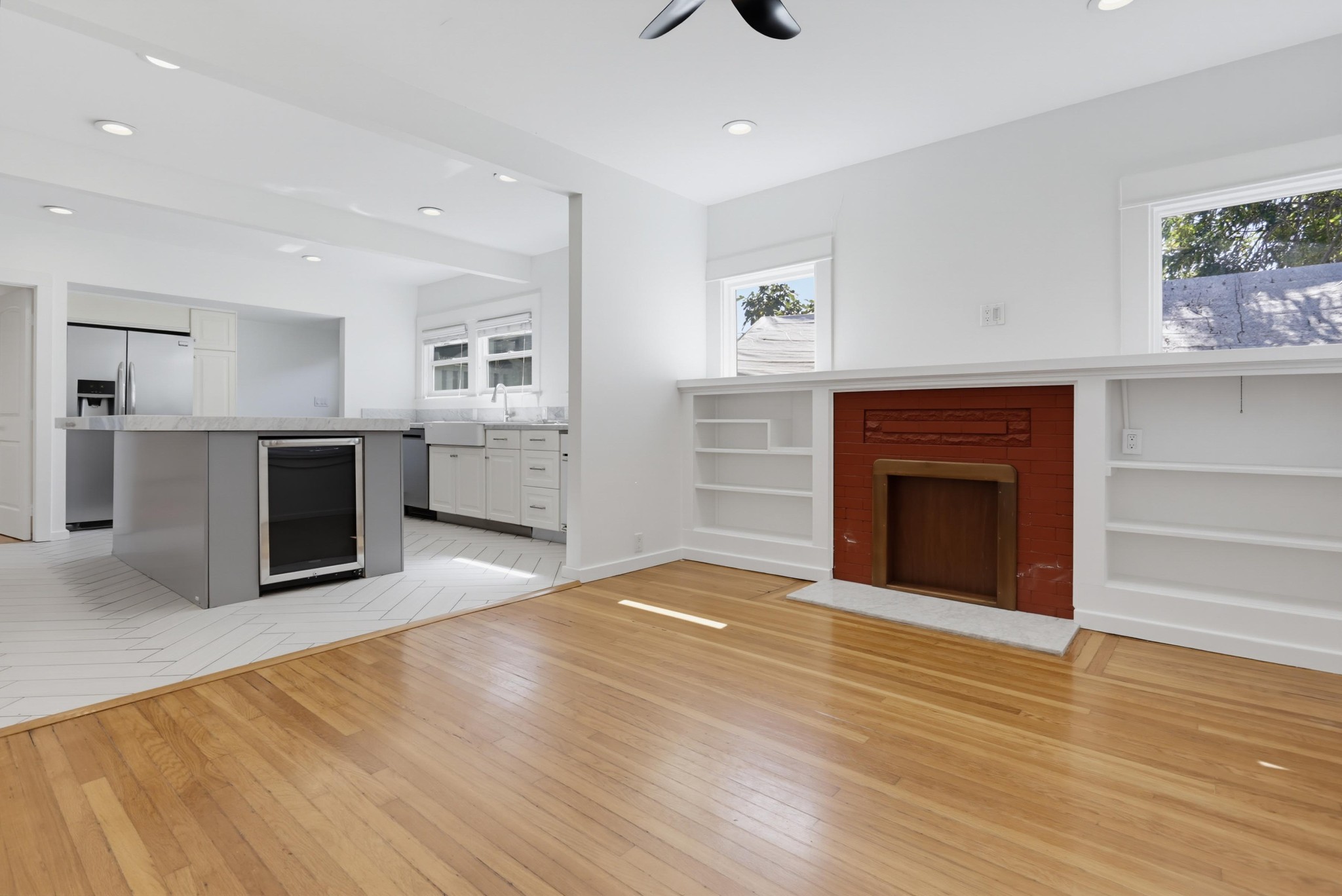 Virtual tour photo 7 of 33 for 3927 Bancroft St