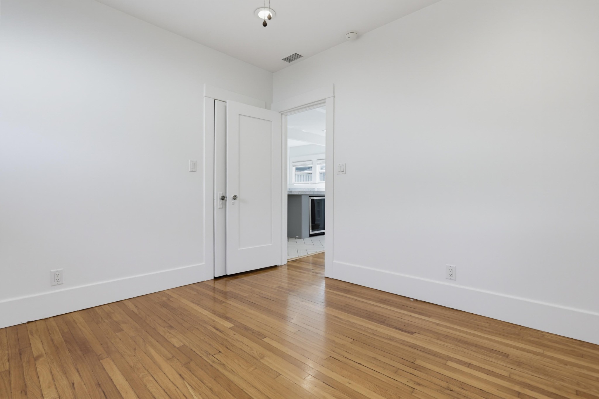 Virtual tour photo 15 of 33 for 3927 Bancroft St