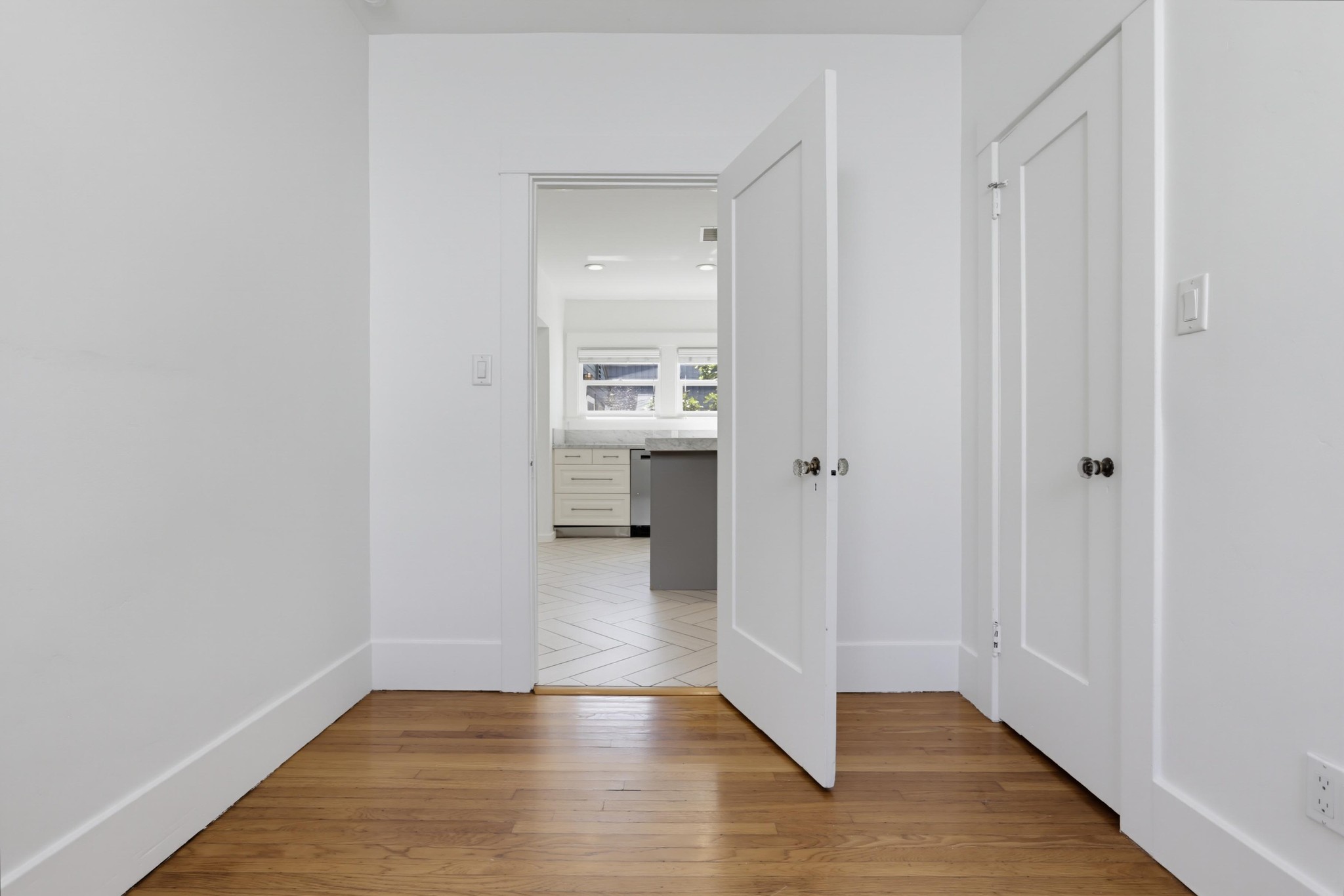 Virtual tour photo 19 of 33 for 3927 Bancroft St