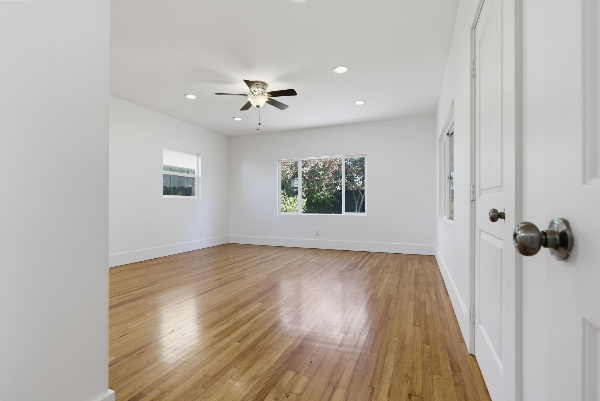 Virtual tour photo 20 of 33 for 3927 Bancroft St