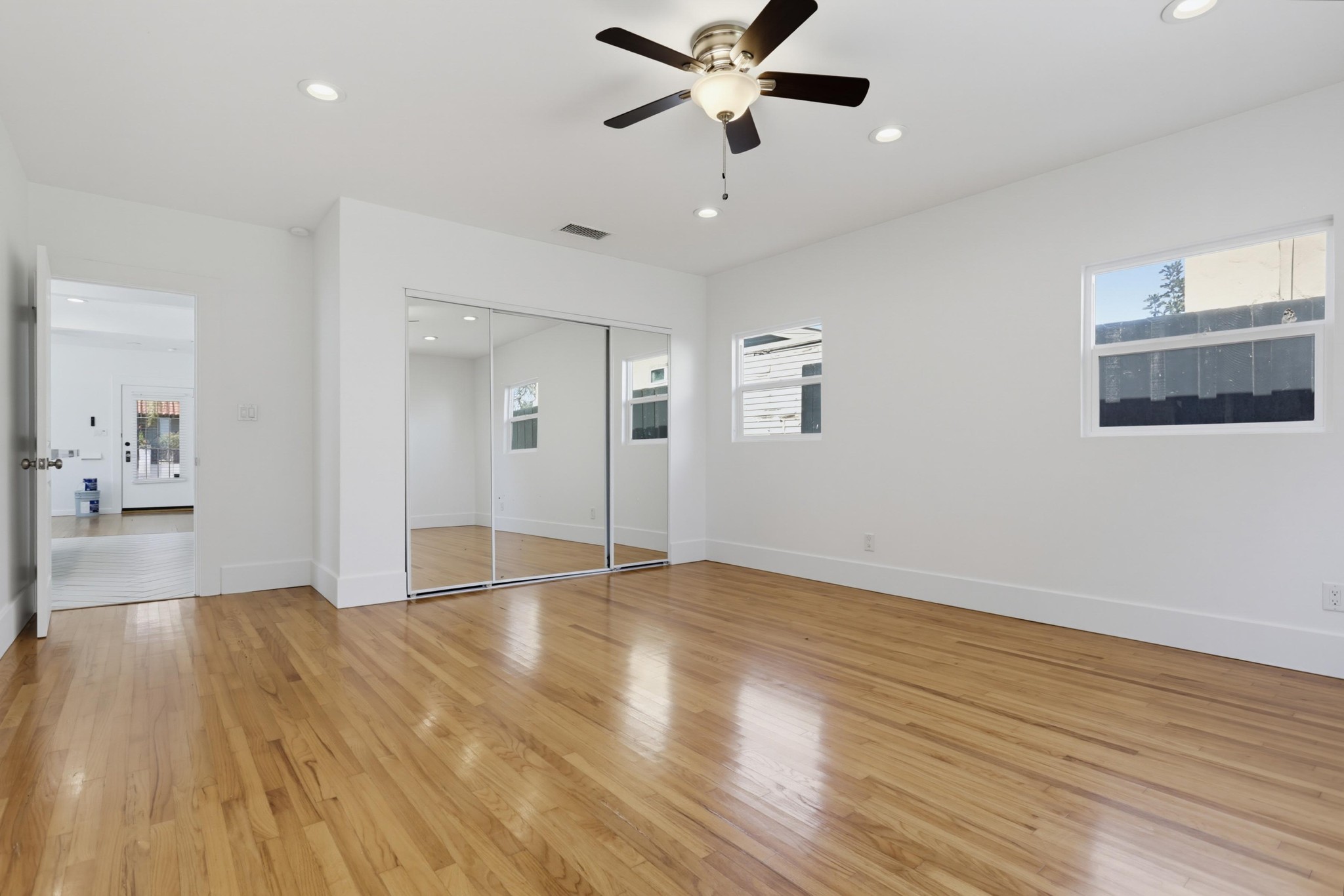 Virtual tour photo 21 of 33 for 3927 Bancroft St