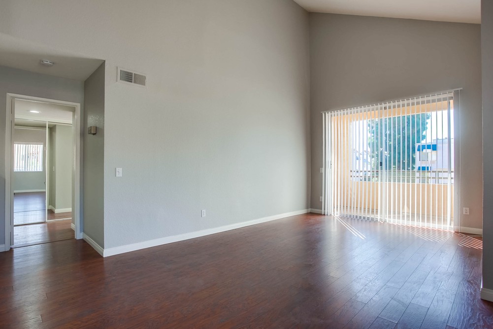 Virtual tour photo 5 of 33 for 3929 Nobel Dr UNIT 90