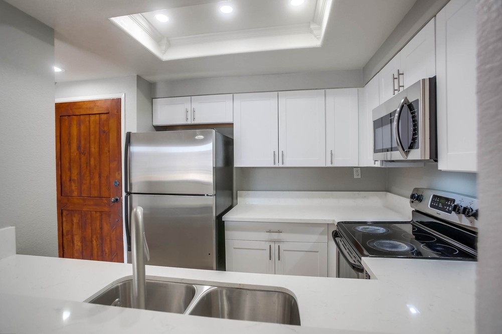Virtual tour photo 9 of 33 for 3929 Nobel Dr UNIT 90