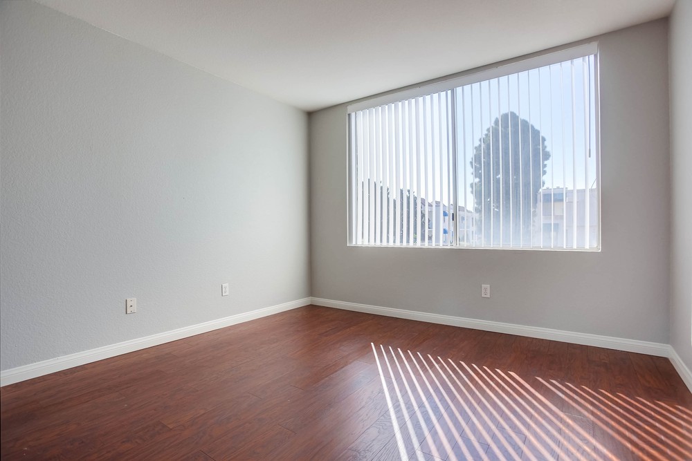 Virtual tour photo 17 of 33 for 3929 Nobel Dr UNIT 90