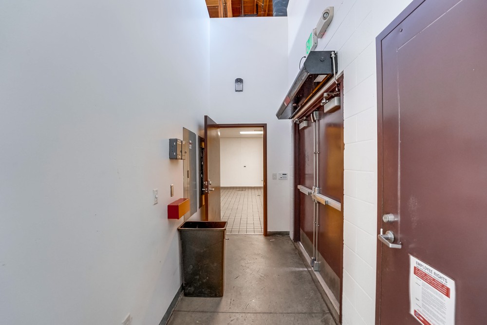 Virtual tour photo 27 of 46 for 3930 Fifth Ave