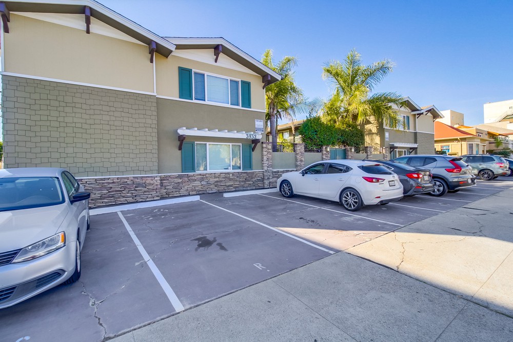 Virtual tour photo 3 of 29 for 3932 9th Ave