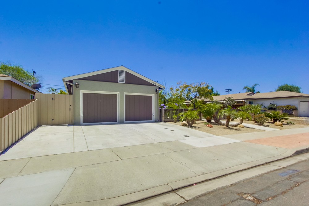 Virtual tour photo 3 of 29 for 3933 Clairemont Mesa Blvd