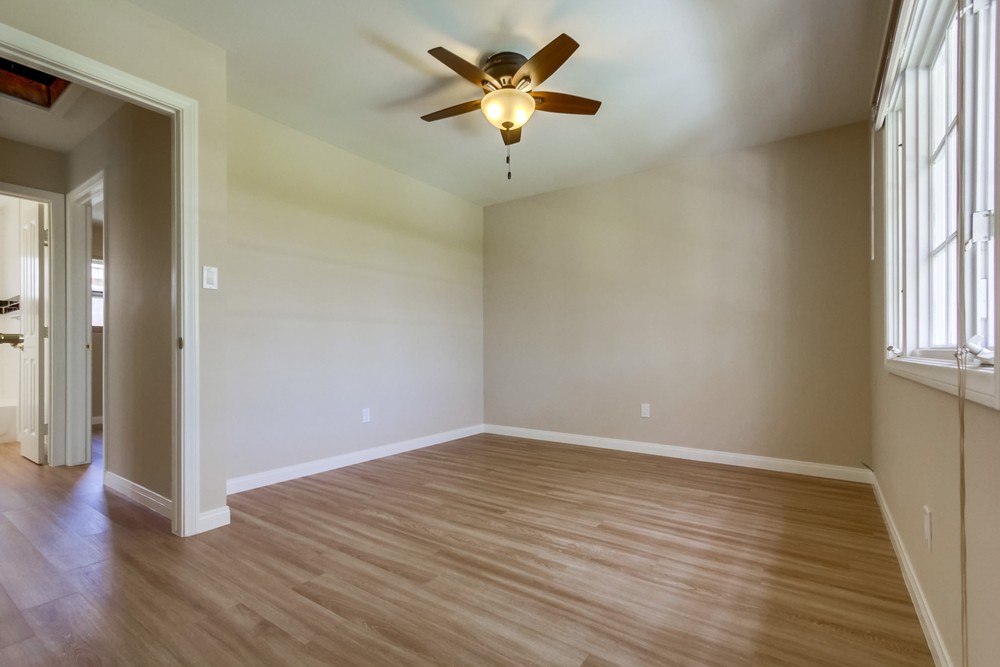 Virtual tour photo 21 of 29 for 3933 Clairemont Mesa Blvd