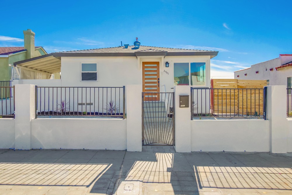 Virtual tour photo 1 of 102 for 3937 Marine Vw Ave #41