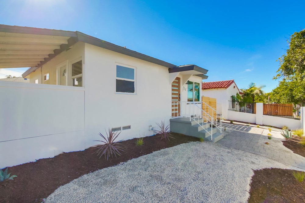 Virtual tour photo 5 of 102 for 3937 Marine Vw Ave #41