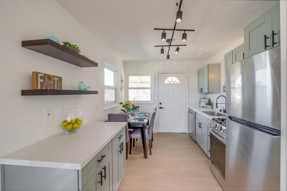Virtual tour photo 11 of 102 for 3937 Marine Vw Ave #41