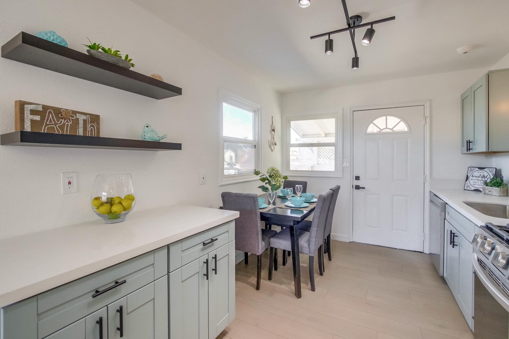 Virtual tour photo 12 of 102 for 3937 Marine Vw Ave #41