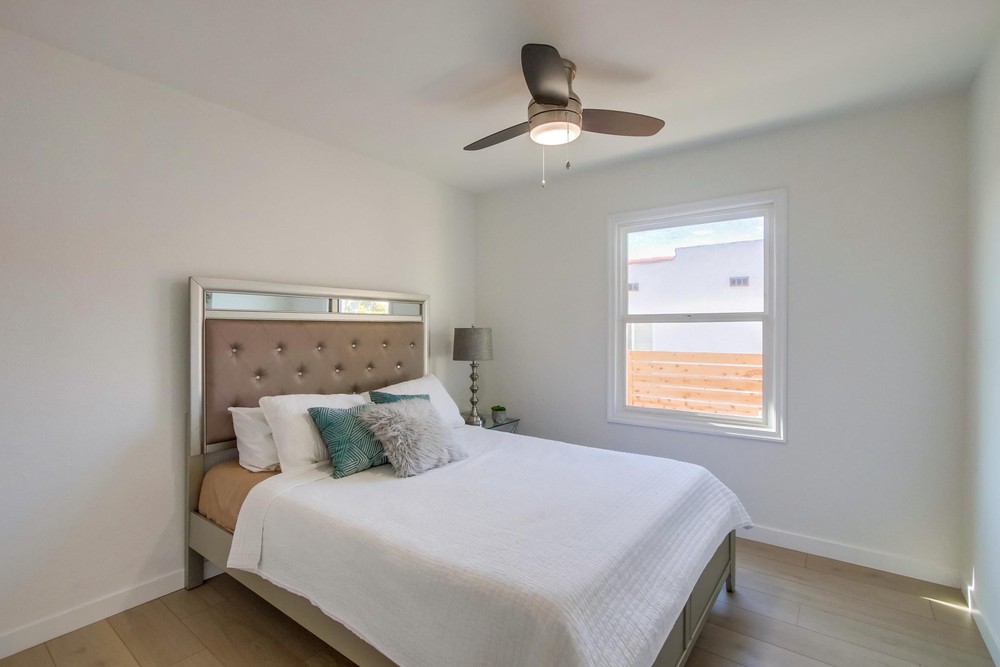 Virtual tour photo 14 of 102 for 3937 Marine Vw Ave #41