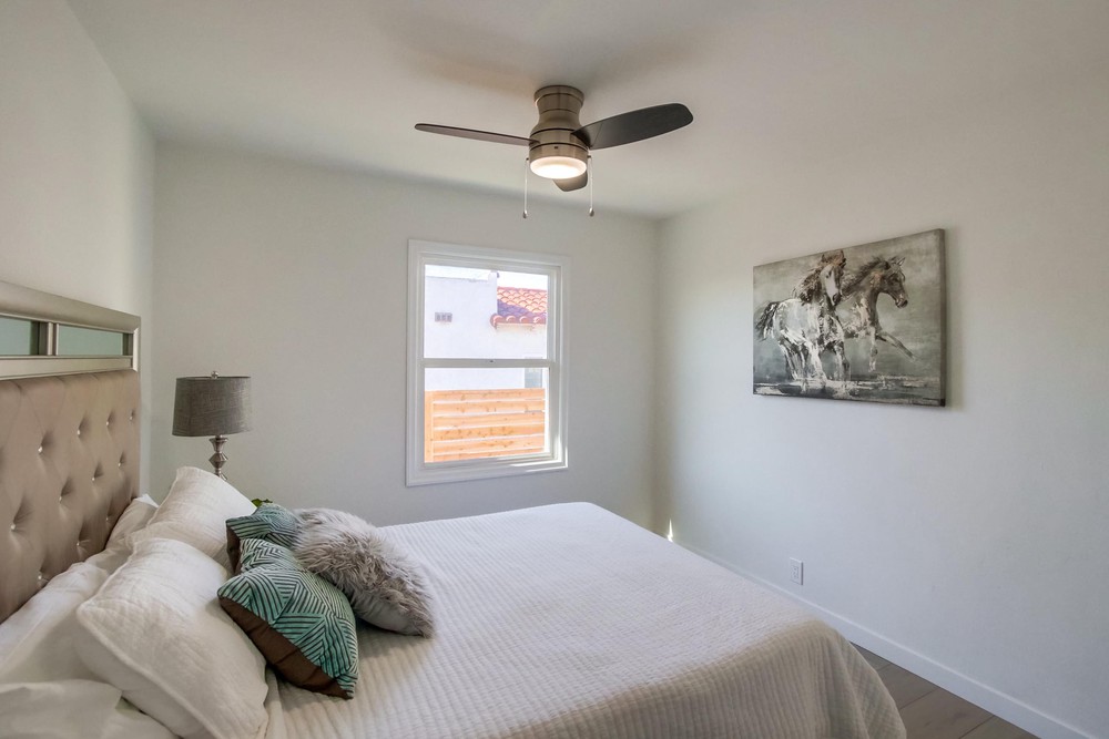 Virtual tour photo 15 of 102 for 3937 Marine Vw Ave #41
