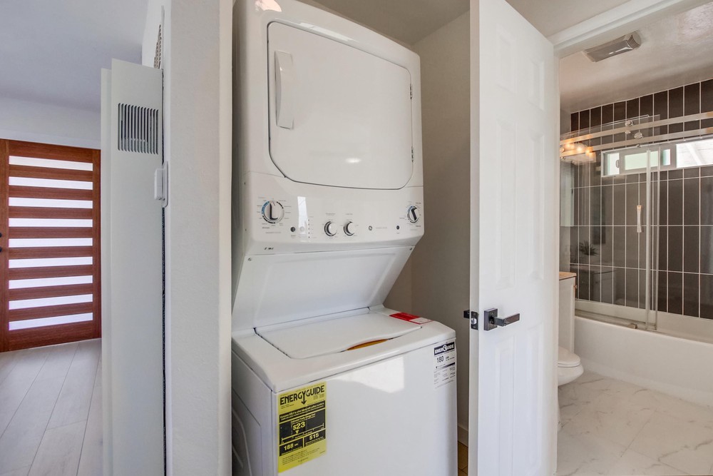 Virtual tour photo 21 of 102 for 3937 Marine Vw Ave #41