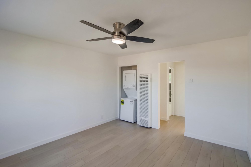 Virtual tour photo 25 of 102 for 3937 Marine Vw Ave #41