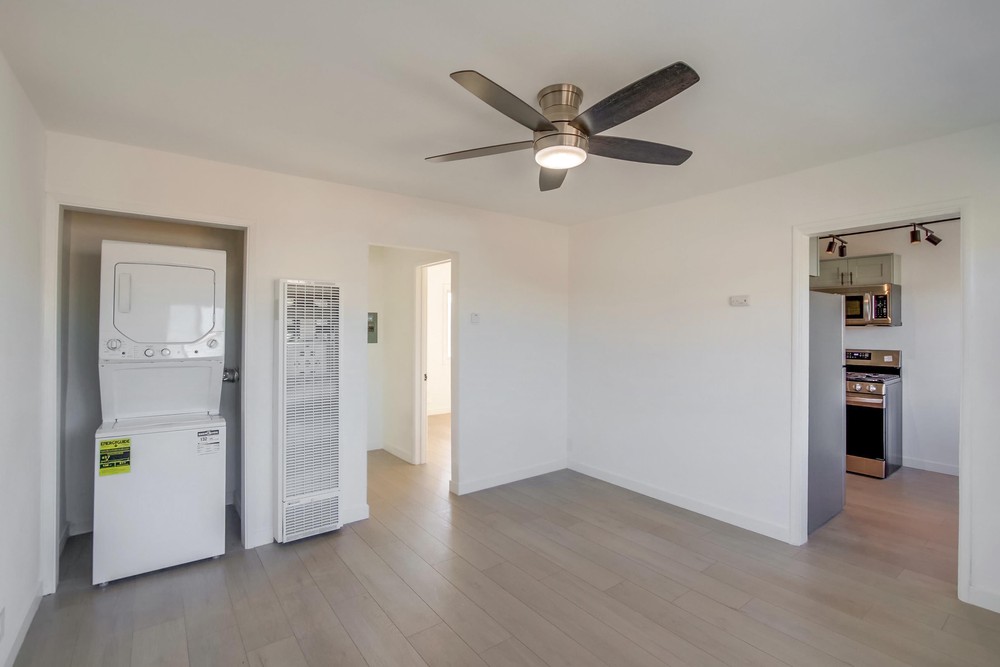 Virtual tour photo 26 of 102 for 3937 Marine Vw Ave #41