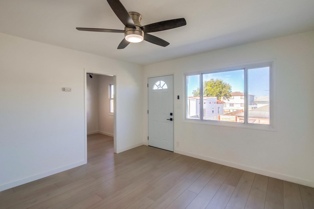 Virtual tour photo 27 of 102 for 3937 Marine Vw Ave #41