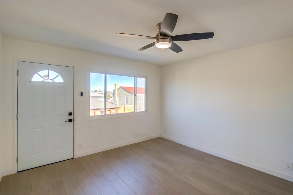Virtual tour photo 28 of 102 for 3937 Marine Vw Ave #41