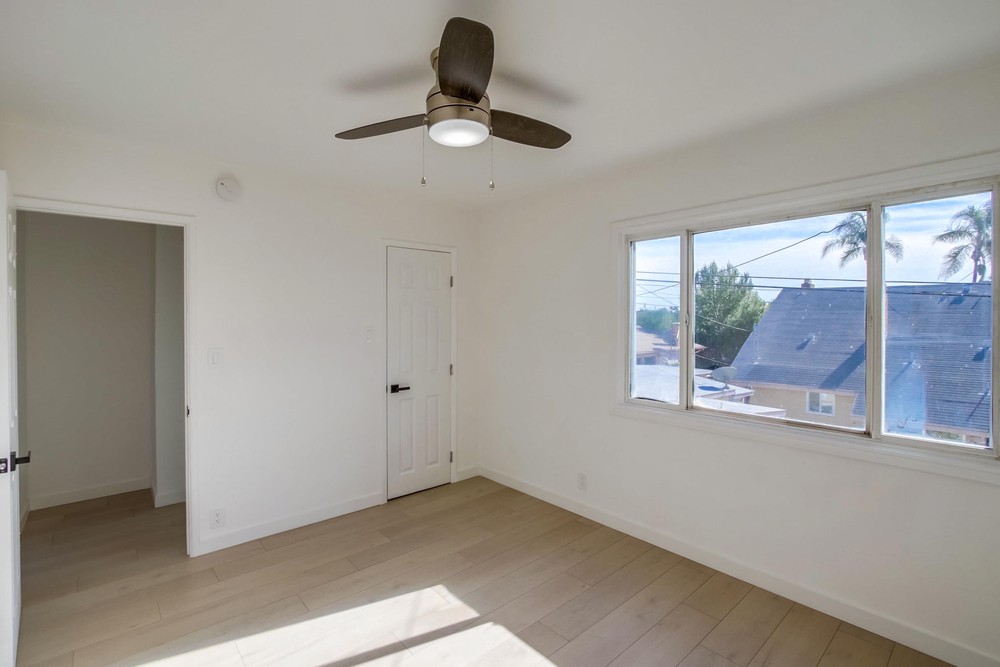 Virtual tour photo 35 of 102 for 3937 Marine Vw Ave #41