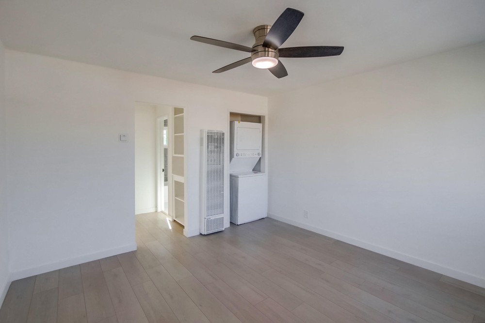 Virtual tour photo 46 of 102 for 3937 Marine Vw Ave #41