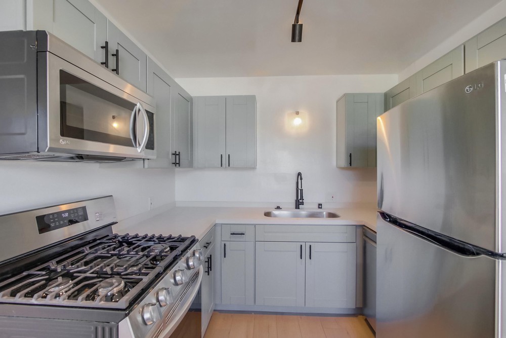 Virtual tour photo 53 of 102 for 3937 Marine Vw Ave #41