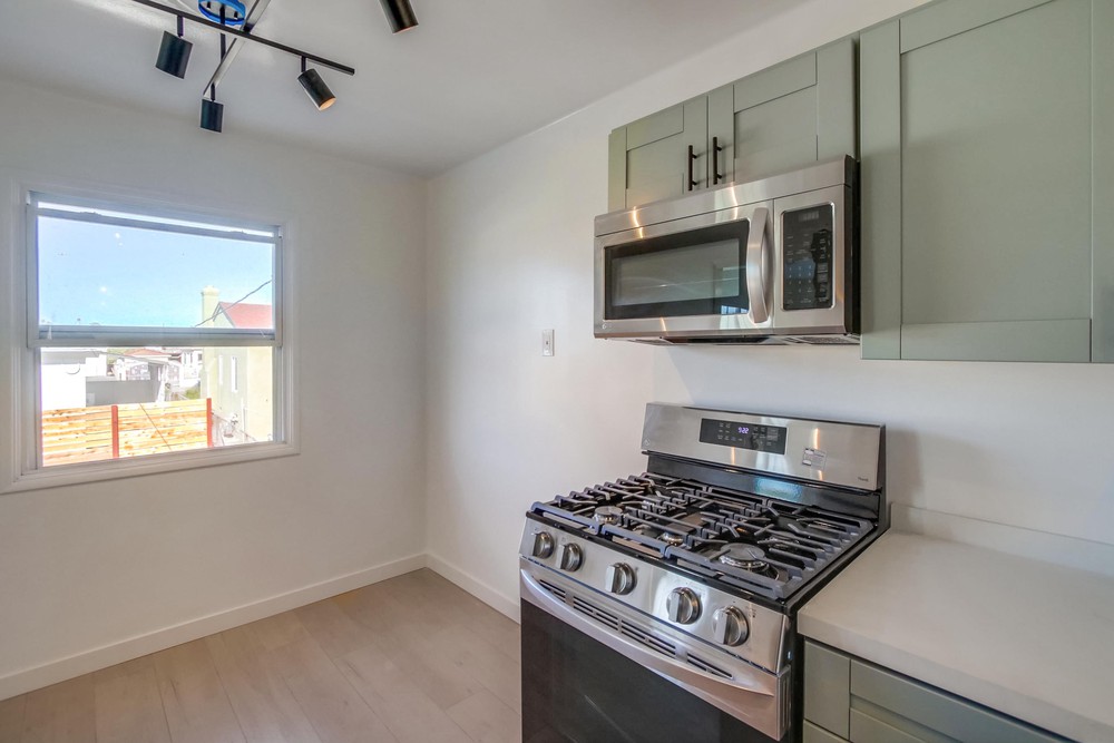 Virtual tour photo 54 of 102 for 3937 Marine Vw Ave #41